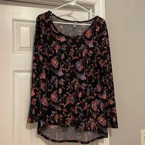 LuLaRoe women’s long sleeve top worn a handful of times